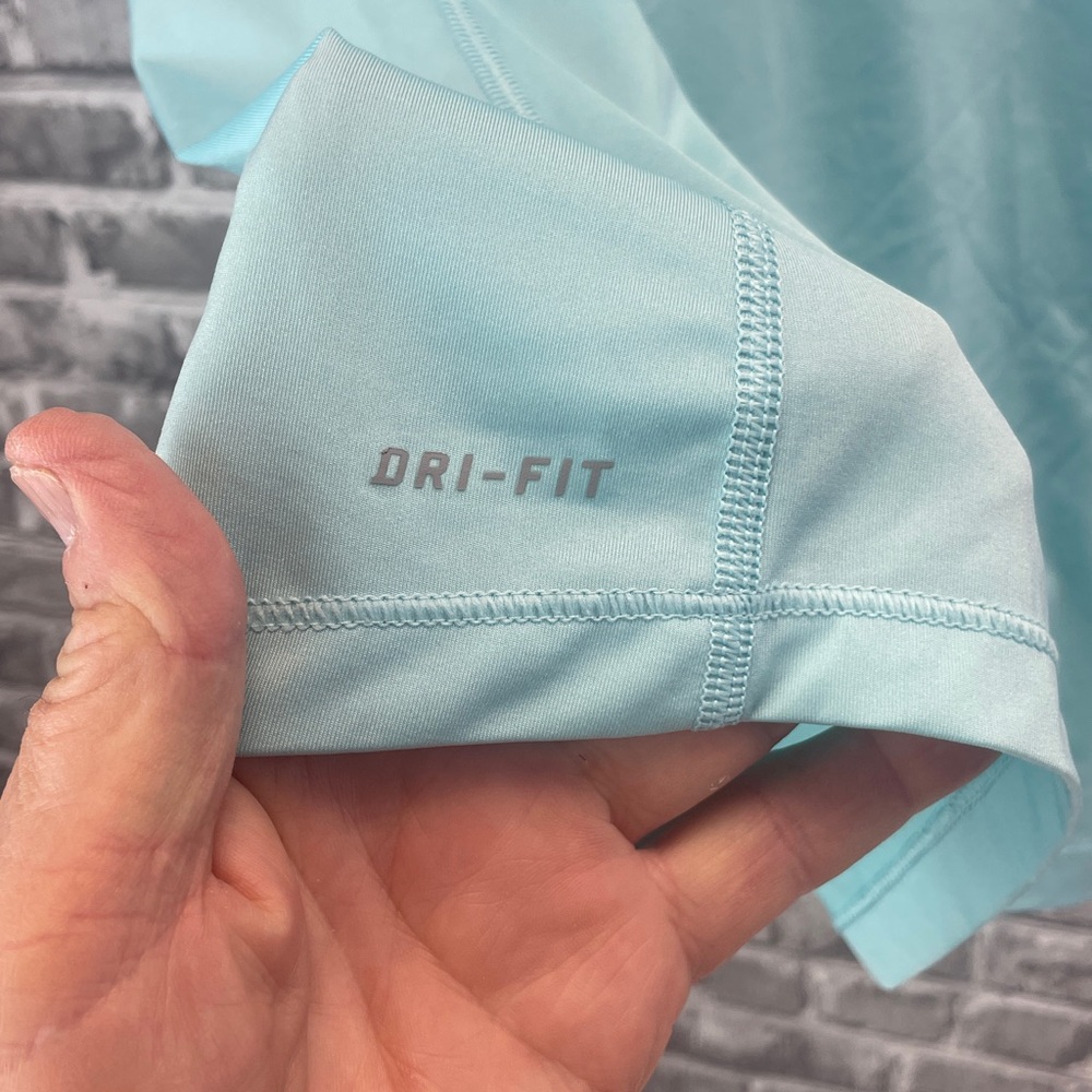 Nike Pro Women's Aqua Short Sleeve‎ Tee - Picture 4 of 7